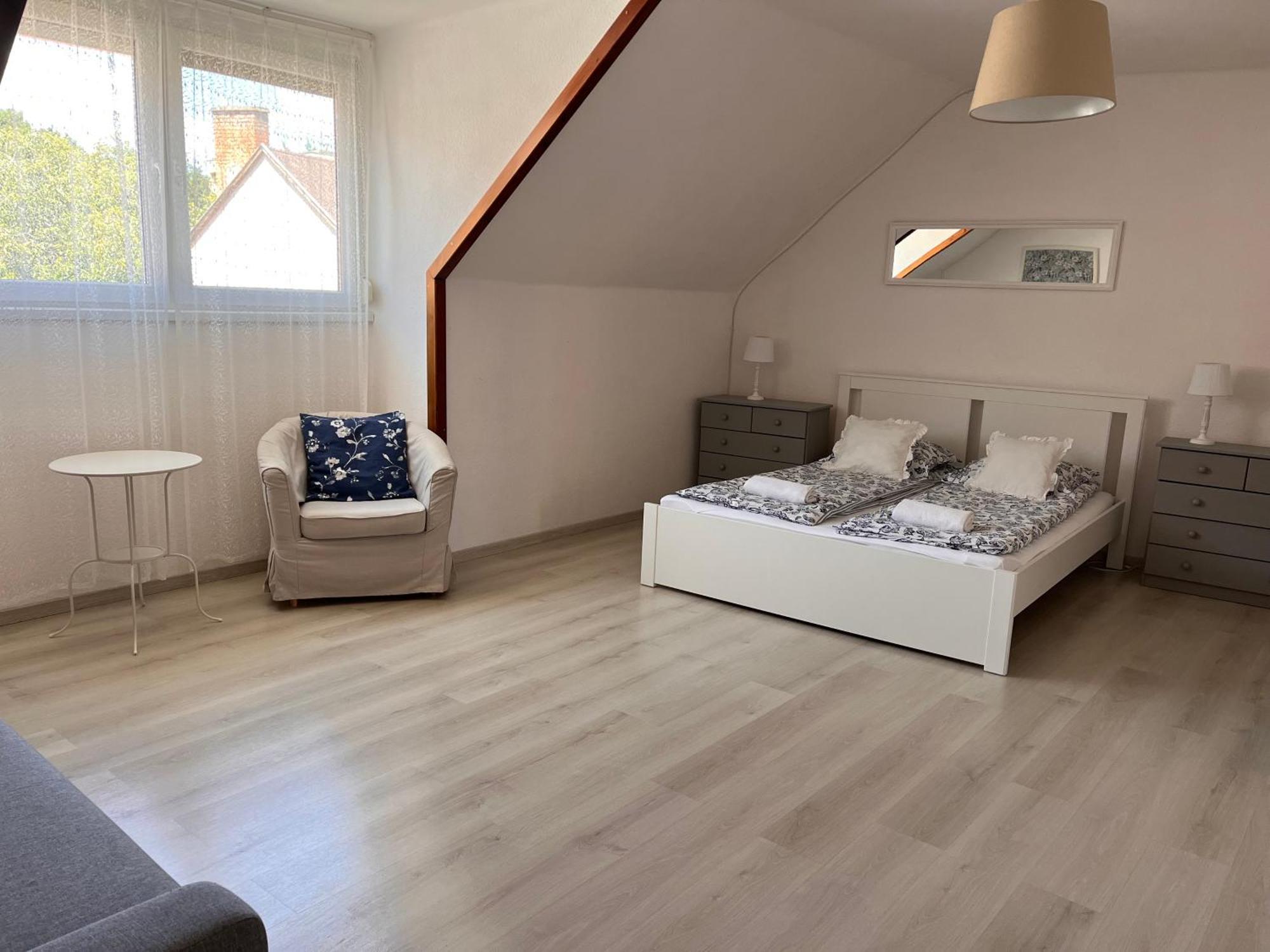 Pacsirta Apartman Grand Έγκερ Εξωτερικό φωτογραφία