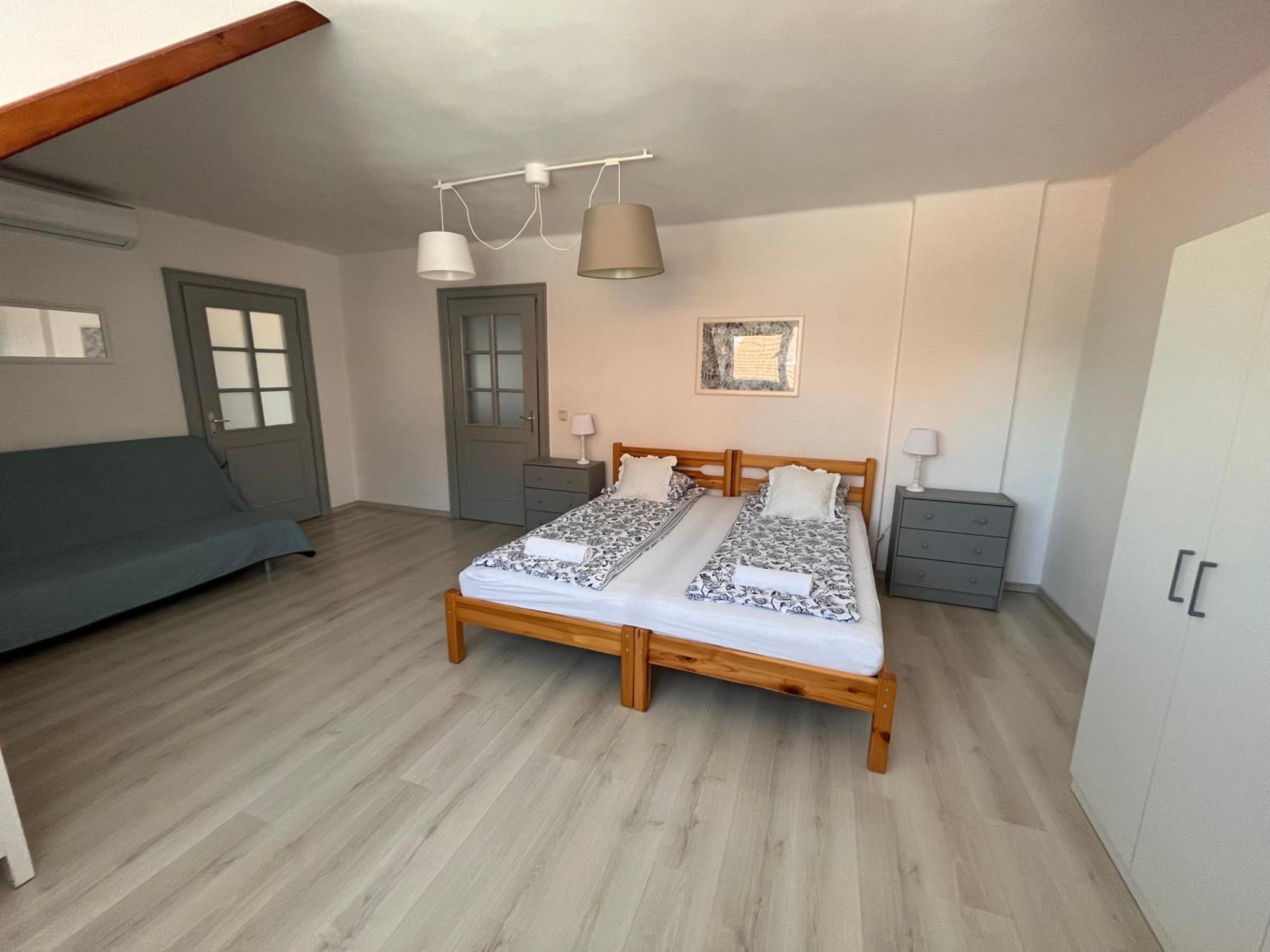 Pacsirta Apartman Grand Έγκερ Εξωτερικό φωτογραφία
