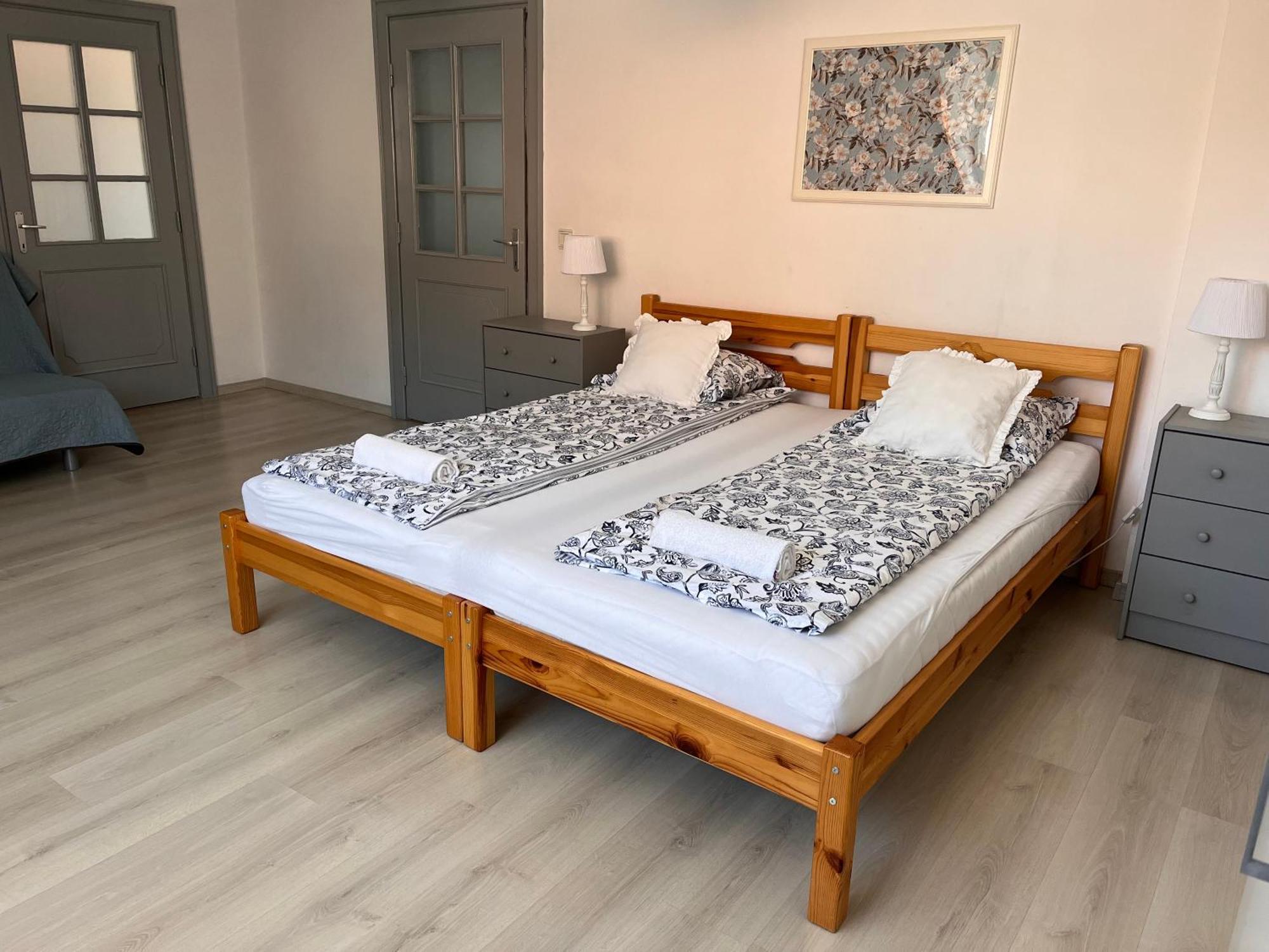 Pacsirta Apartman Grand Έγκερ Εξωτερικό φωτογραφία
